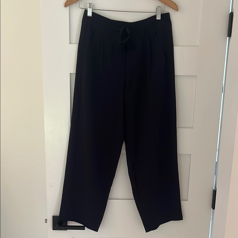AYR Black Ankle Cropped Pants